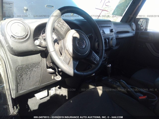 1C4AJWAG1HL664348 - 2017 JEEP WRANGLER SPORT ნაცრისფერი ფოტო 5