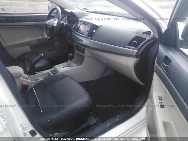 JA32V2FW1EU003649 - 2014 MITSUBISHI LANCER SE WHITE photo 5