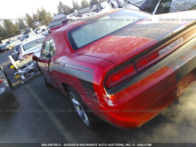 2B3CJ4DV4AH248614 - 2010 DODGE CHALLENGER SE RED photo 3