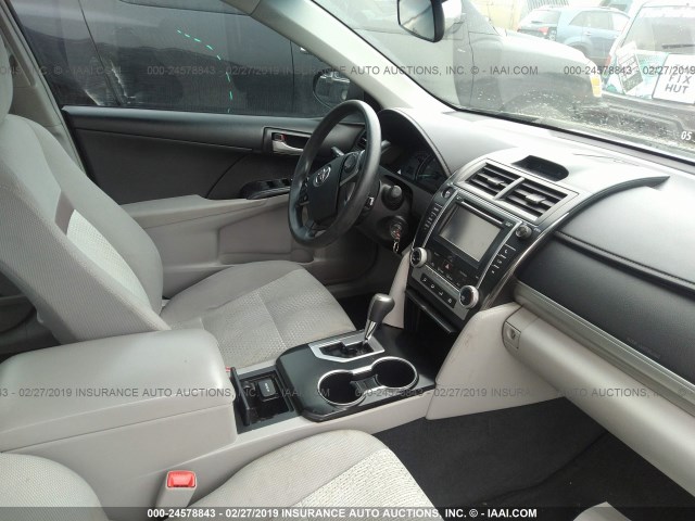 4T1BF1FK8DU260579 - 2013 TOYOTA CAMRY L/SE/LE/XLE 深蓝色 照片 5