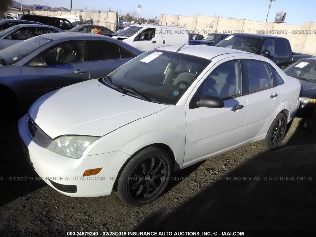 1FAFP34N37W356923 - 2007 FORD FOCUS ZX4/S/SE/SES WHITE photo 2