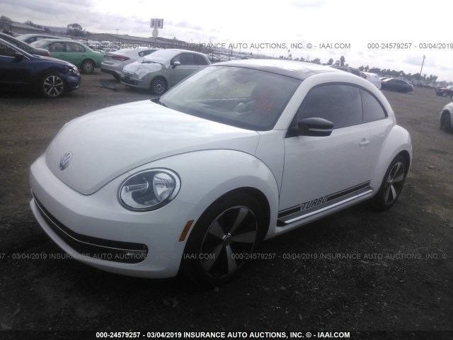 3VWVA7AT2CM629780 - 2012 VOLKSWAGEN BEETLE TURBO WHITE photo 2