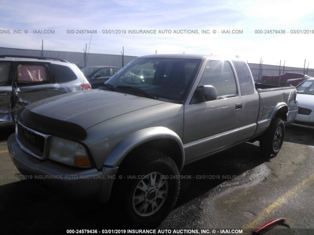 1GTCT19WX28198981 - 2002 GMC SONOMA BEIGE photo 2