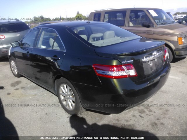 4T4BF3EK3BR127311 - 2011 TOYOTA CAMRY SE/LE/XLE 绿色 照片 3