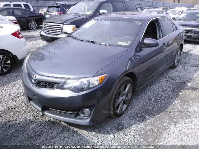 4T1BF1FK3EU325999 - 2014 TOYOTA CAMRY L/SE/LE/XLE 灰色 照片 2