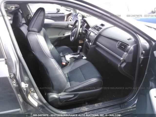 4T1BF1FK3EU325999 - 2014 TOYOTA CAMRY L/SE/LE/XLE 灰色 照片 5