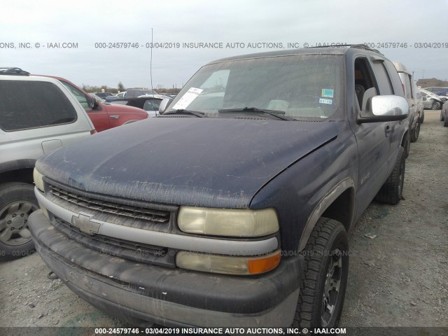 1GNEK13Z02J286890 - 2002 CHEVROLET TAHOE K1500 BLUE photo 2