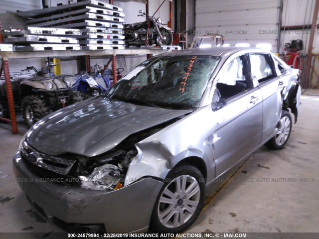 1FAHP35N08W276505 - 2008 FORD FOCUS SE/SEL/SES SILVER photo 2