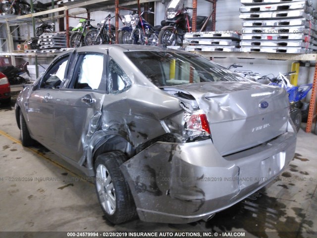 1FAHP35N08W276505 - 2008 FORD FOCUS SE/SEL/SES SILVER photo 3