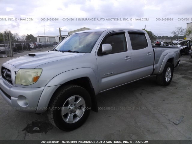3TMMU52N58M006574 - 2008 TOYOTA TACOMA DOUBLE CAB LONG BED SILVER photo 2