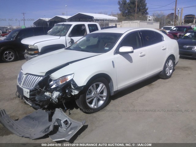 1LNHL9DRXCG805650 - 2012 LINCOLN MKS WHITE photo 2