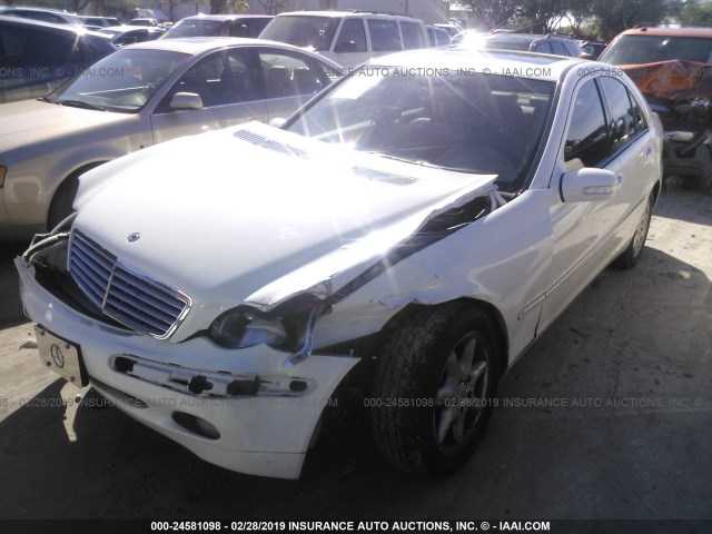 WDBRF61J54E019375 - 2004 MERCEDES-BENZ C 240 WHITE photo 2