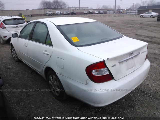 4T1BE32K12U046096 - 2002 TOYOTA CAMRY LE/XLE/SE WHITE photo 3