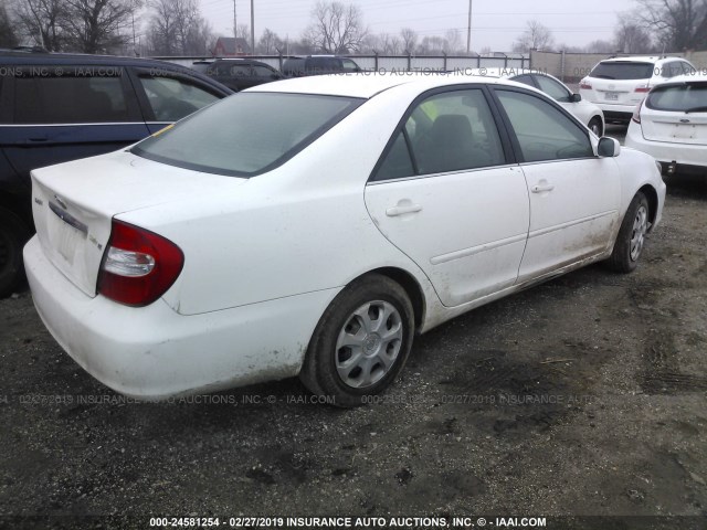 4T1BE32K12U046096 - 2002 TOYOTA CAMRY LE/XLE/SE WHITE photo 4