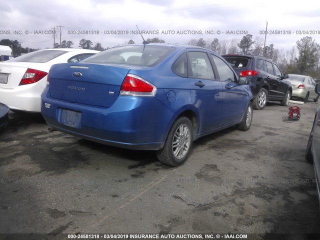 1FAHP3FN3AW175849 - 2010 FORD FOCUS SE BLUE photo 4