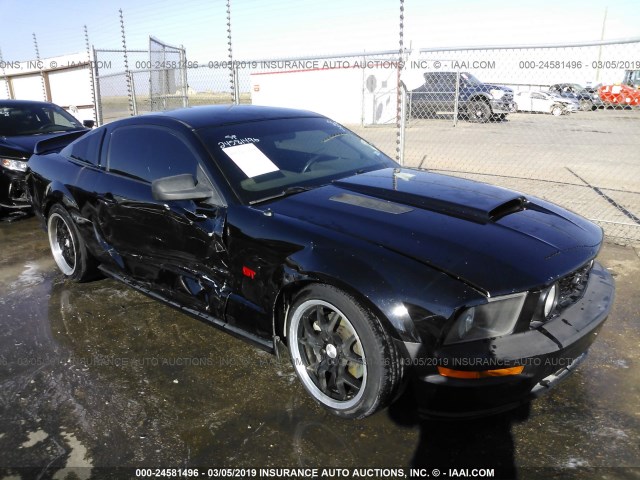 1ZVHT82H385121323 - 2008 FORD MUSTANG GT BLACK photo 1