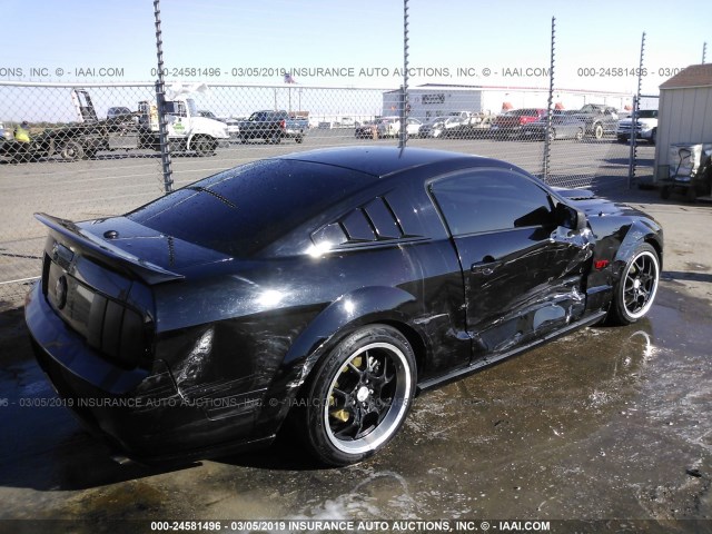 1ZVHT82H385121323 - 2008 FORD MUSTANG GT BLACK photo 4