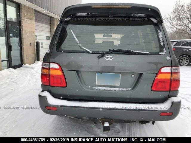 JTEHT05J812007730 - 2001 TOYOTA LAND CRUISER  GRAY photo 6