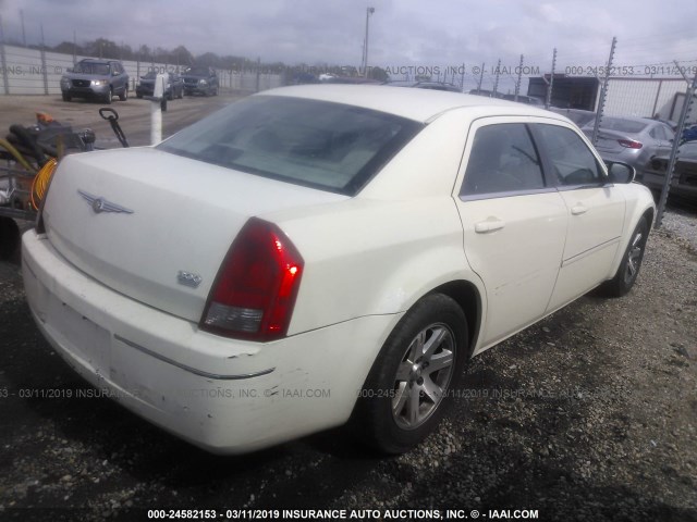 2C3KA53G96H125308 - 2006 CHRYSLER 300 TOURING WHITE photo 4