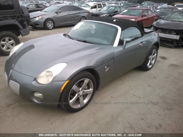 1G2MB35B16Y116572 - 2006 PONTIAC SOLSTICE GRAY photo 2