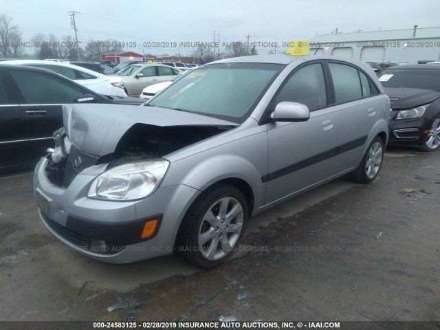 KNADE163276234798 - 2007 KIA RIO 5 SX SILVER photo 2