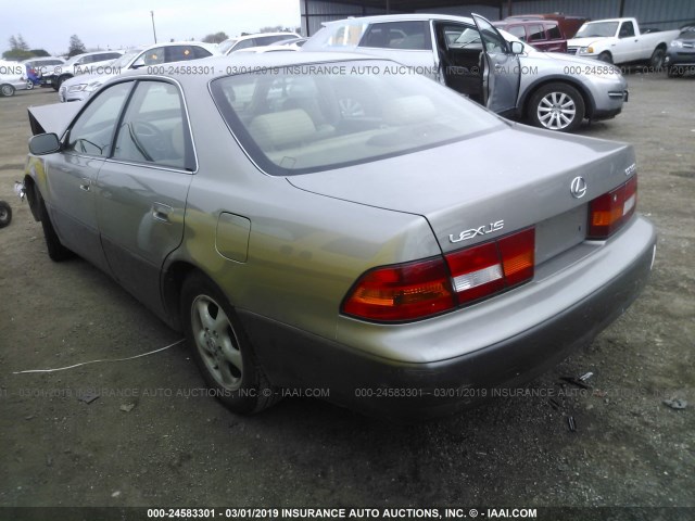 JT8BF22GXV0033736 - 1997 LEXUS ES 300 SILVER photo 3