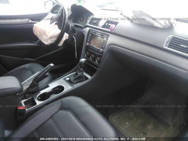 1VWBP7A36EC012839 - 2014 VOLKSWAGEN PASSAT SE GRAY photo 5