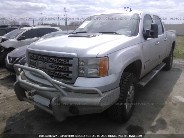 1GT121E89CF139077 - 2012 GMC SIERRA K2500 SLT SILVER photo 2