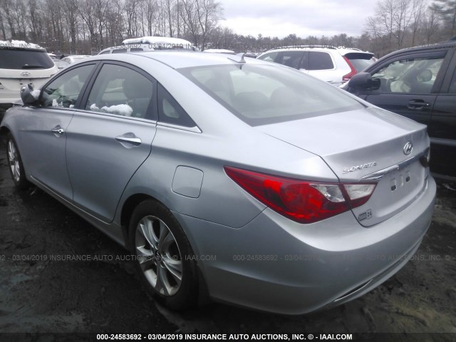 5NPEC4ACXDH613037 - 2013 HYUNDAI SONATA SE/LIMITED SILVER photo 3