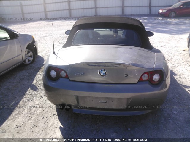 4USBT33515LS55006 - 2005 BMW Z4 2.5 GRAY photo 8