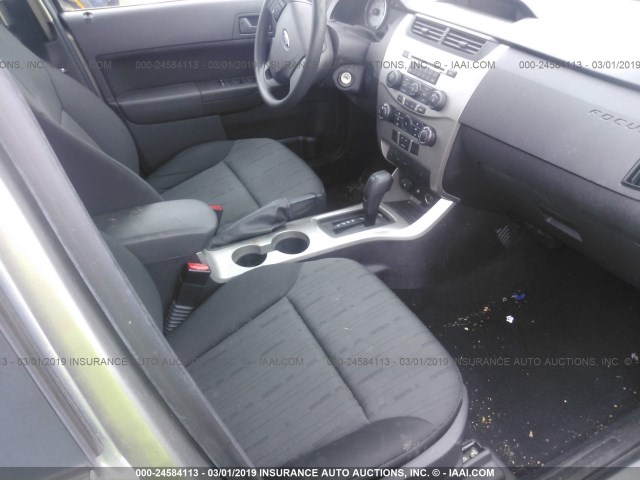 1FAHP35N48W210880 - 2008 FORD FOCUS SE/SEL/SES GRAY photo 5