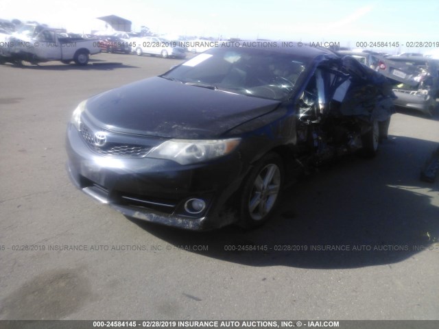 4T1BF1FK6CU123686 - 2012 TOYOTA CAMRY SE/LE/XLE BLACK photo 2