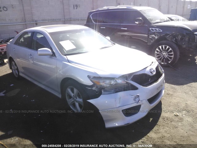 4T1BF3EK1BU226753 - 2011 TOYOTA CAMRY SE/LE/XLE 银色 照片 1