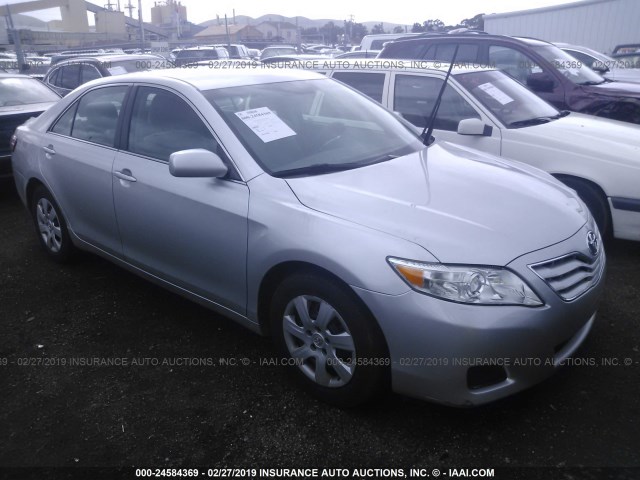 4T4BF3EKXBR176005 - 2011 TOYOTA CAMRY SE/LE/XLE 银色 照片 1