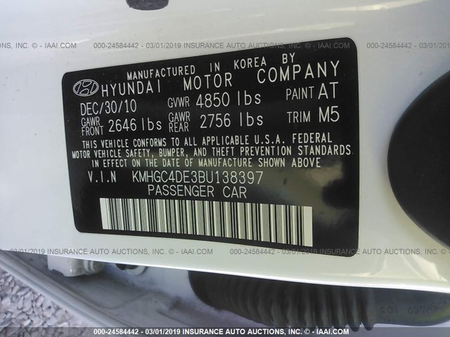 KMHGC4DE3BU138397 - 2011 HYUNDAI GENESIS 3.8L WHITE photo 9