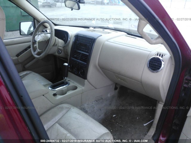 1FMEU63E86UA57466 - 2006 FORD EXPLORER XLT MAROON photo 5