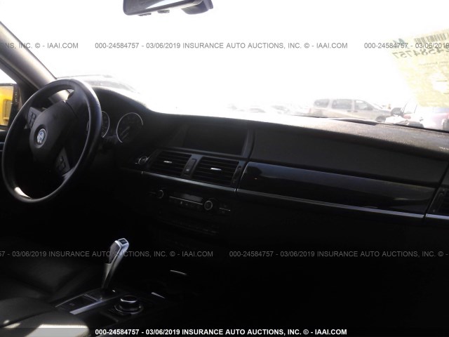 5UXZV4C57D0B10462 - 2013 BMW X5 XDRIVE35I Gris foto 5