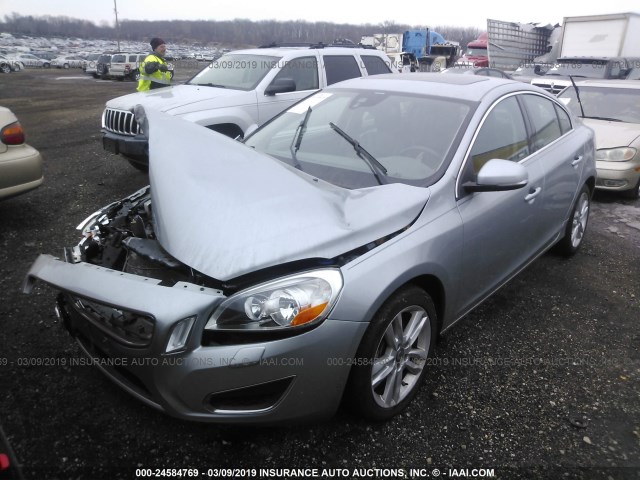 YV1612FS6D2176230 - 2013 VOLVO S60 T5 SILVER photo 2