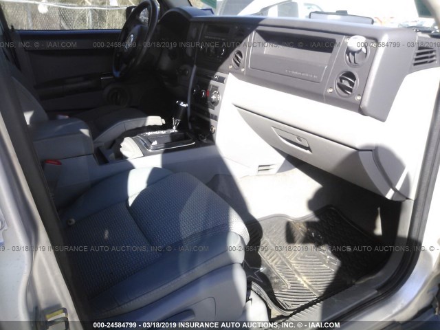 1J8HH48K87C666680 - 2007 JEEP COMMANDER SILVER photo 5