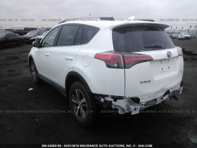 2T3RFREV3JW707704 - 2018 TOYOTA RAV4 ADVENTURE/XLE WHITE photo 3