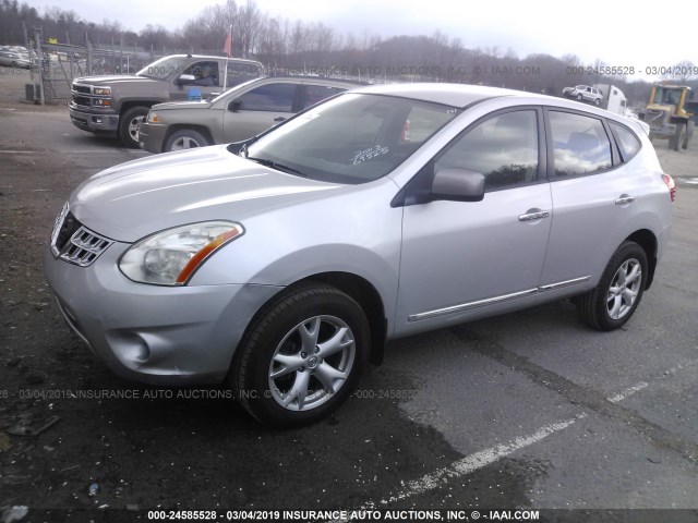 JN8AS5MV4DW119016 - 2013 NISSAN ROGUE S/SV SILVER photo 2