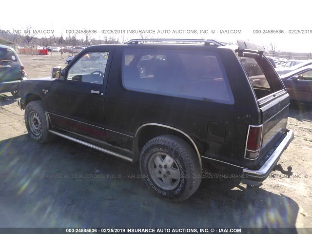 1GNCT18Z5J0174684 - 1988 CHEVROLET BLAZER S10 BLACK photo 3