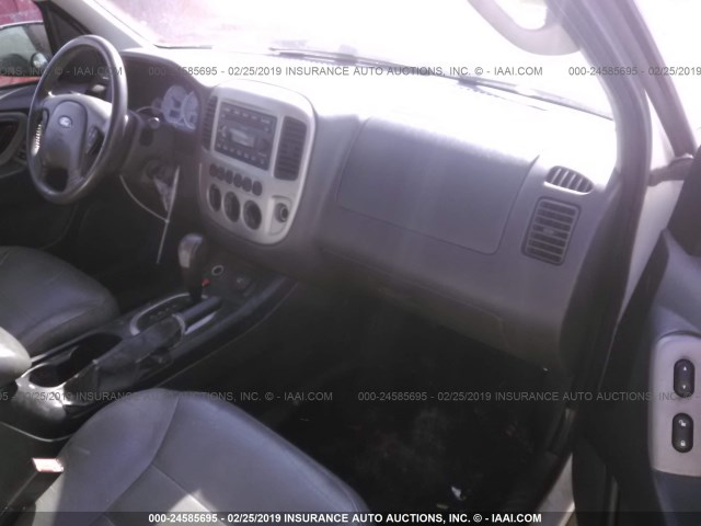 1FMCU95H76KA69538 - 2006 FORD ESCAPE WHITE photo 5