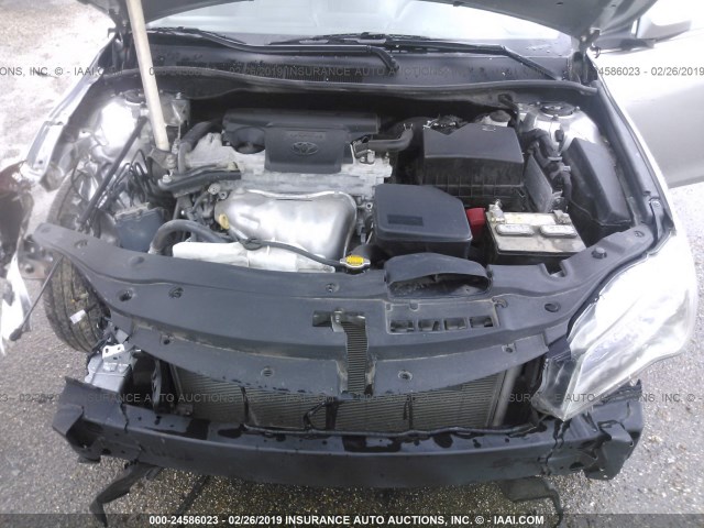 4T1BF1FK4FU058227 - 2015 TOYOTA CAMRY LE/XLE/SE/XSE SILVER photo 10
