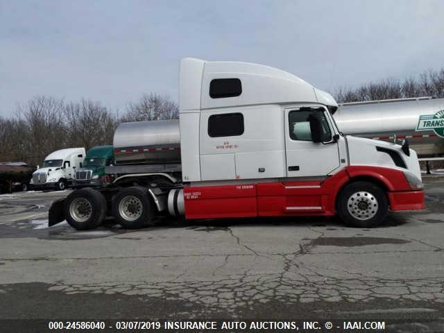 4V4NC9EH2DN565590 - 2013 VOLVO VN Unknown photo 6