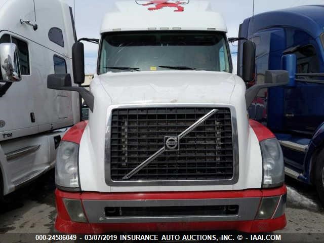 4V4NC9EH2DN565587 - 2013 VOLVO VN Unknown photo 2