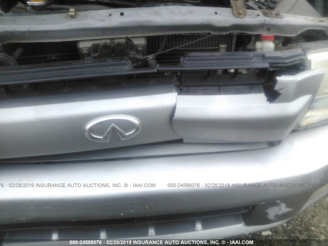 JNRDR09Y01W221435 - 2001 INFINITI QX4 SILVER photo 6