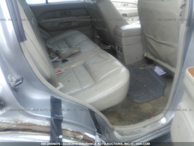 JNRDR09Y01W221435 - 2001 INFINITI QX4 SILVER photo 8