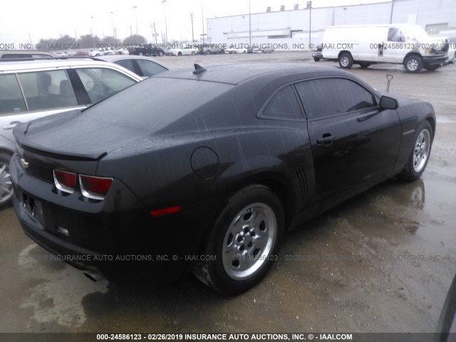 2G1FA1E34D9170320 - 2013 CHEVROLET CAMARO LS BLACK photo 4