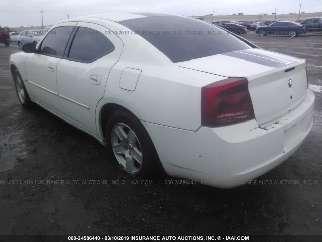 2B3LA43G56H402113 - 2006 DODGE CHARGER SE/SXT WHITE photo 3